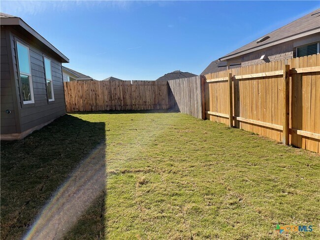 Building Photo - 214 Escondido Cir