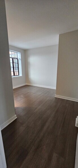 Building Photo - 2857 N Clybourn Ave