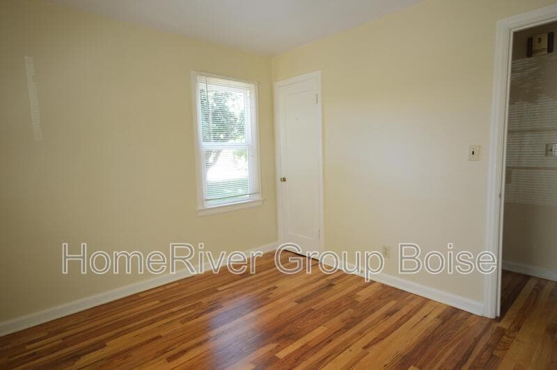 Building Photo - 207 Beach St