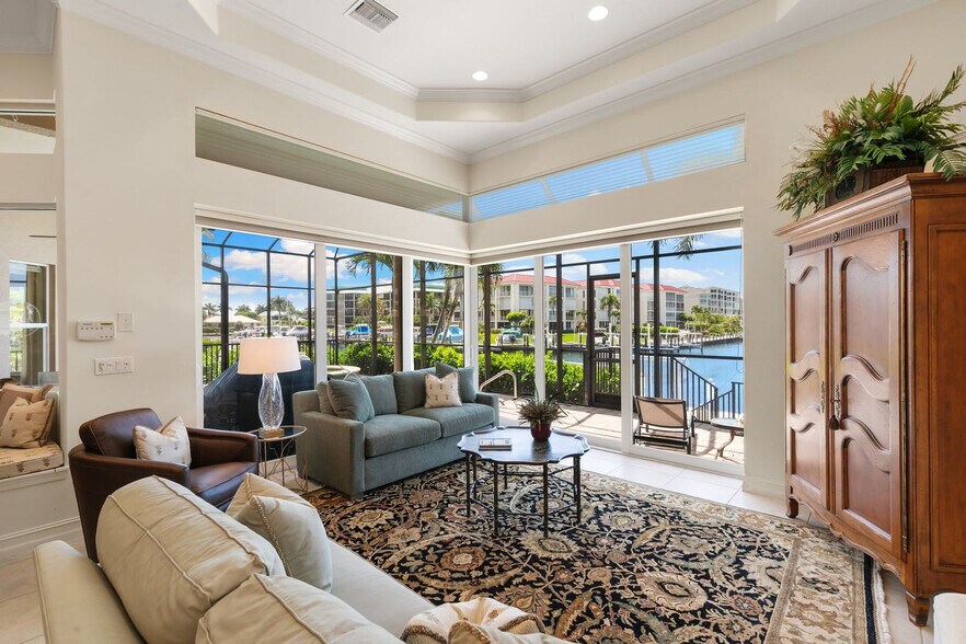 Building Photo - 872 Banyan Ct