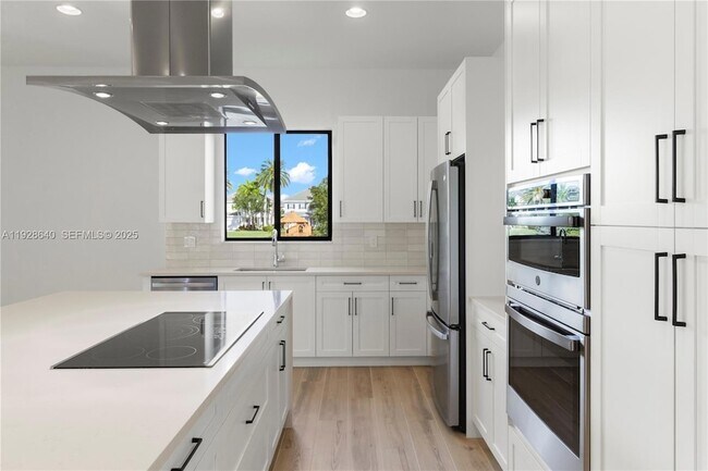 Building Photo - 1419 SW 23rd St