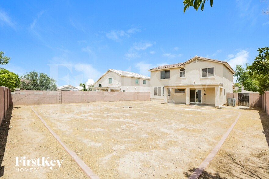 Building Photo - 7963 W Marlette Ave