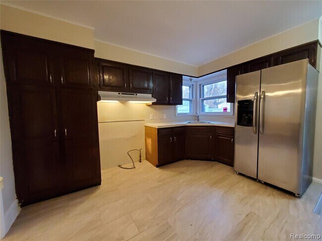 Building Photo - 11314 Lenore Ave