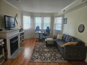 Building Photo - 1258 W Winona St