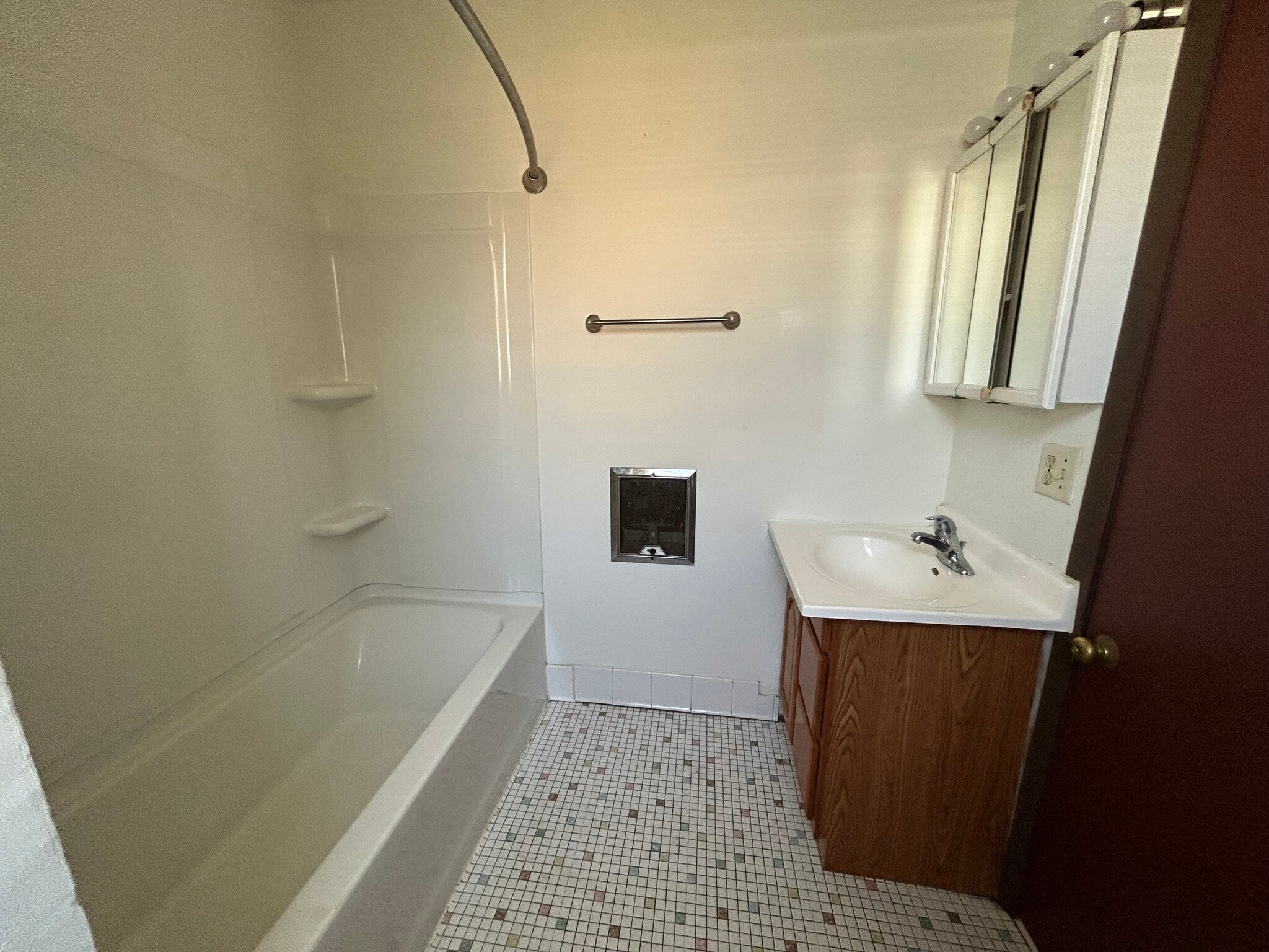 Building Photo - 612 Howard Plz