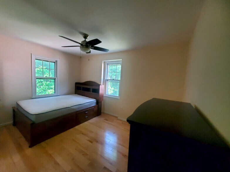 Building Photo - 1576 Ivystone Ct