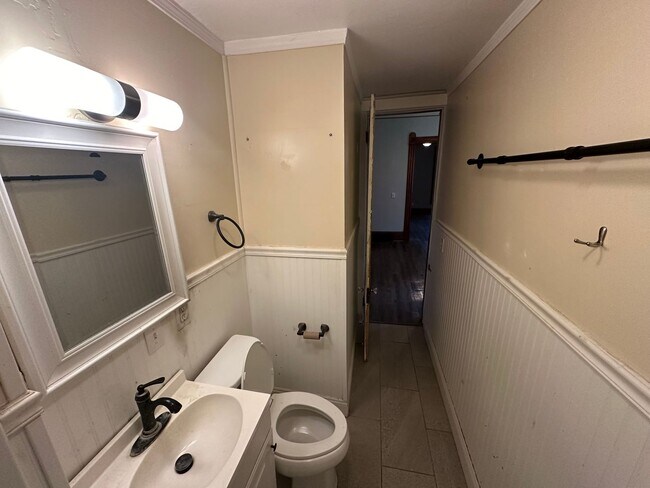 Building Photo - 3 BR/ 1 Bathroom - Stuart Neighborhood