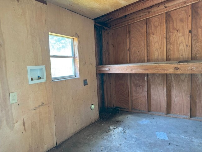 Building Photo - Welcome to 5810 Timberrock!