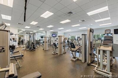 Building Photo - 2650 Lake Shore Dr