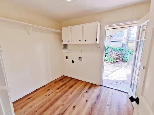 Building Photo - 5054 Yarwell Dr