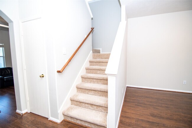 Building Photo - 25914 Chapman Falls Dr