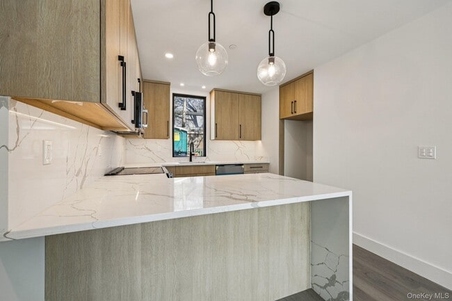 Building Photo - 325 Manville Rd