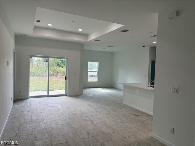 Building Photo - 847 Genoa Ave S