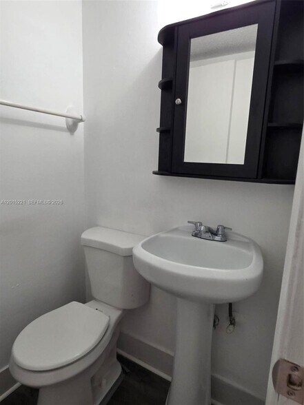 Building Photo - 556 NW 114th Ave