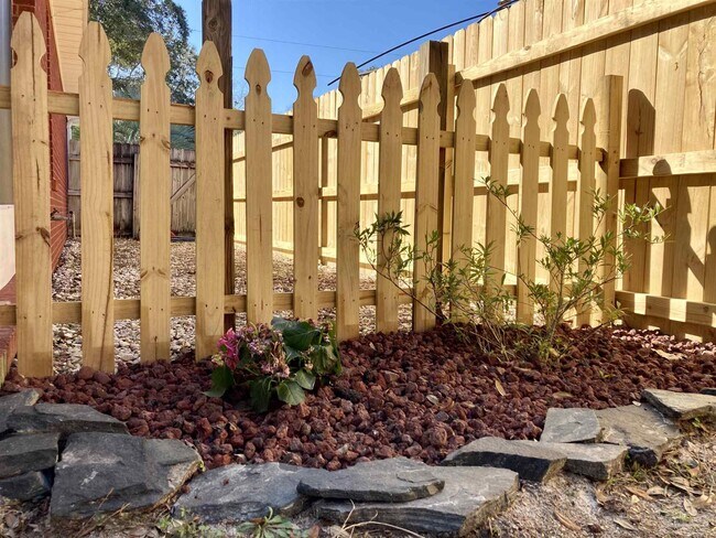 Building Photo - 3146 Live Oak St