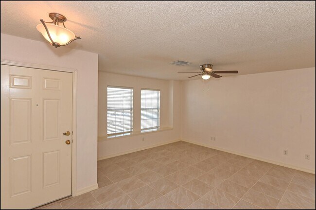 Building Photo - 648 Wind River Ave