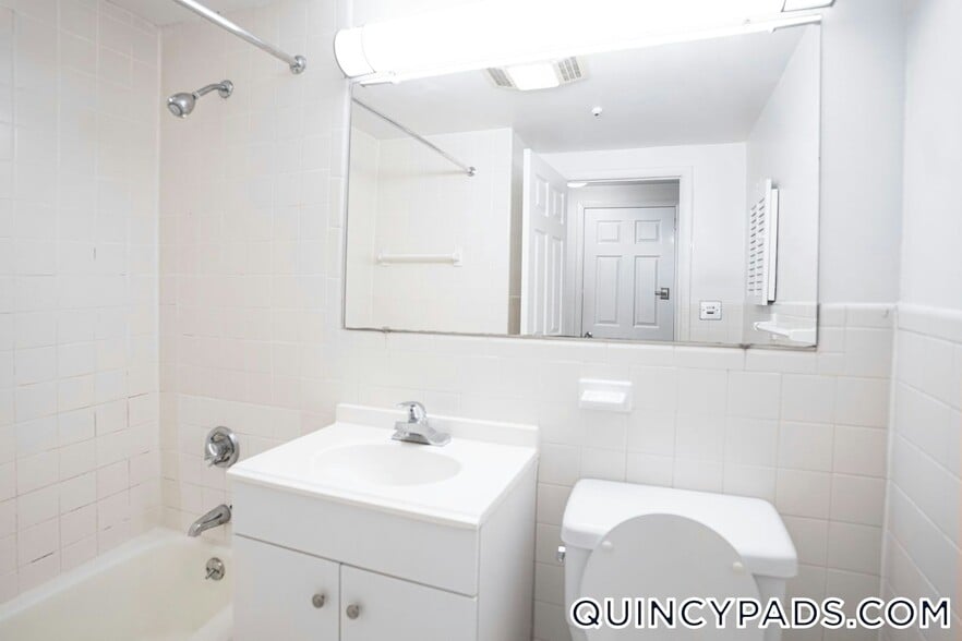 Building Photo - 38 Presidential Dr