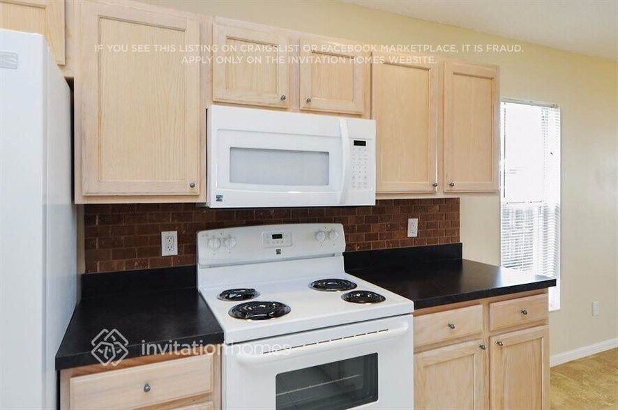 Building Photo - 658 Cornwallis Dr