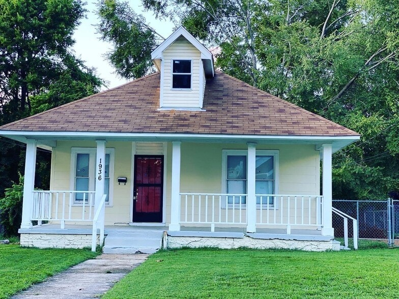 Building Photo - 1936 E McLemore Ave