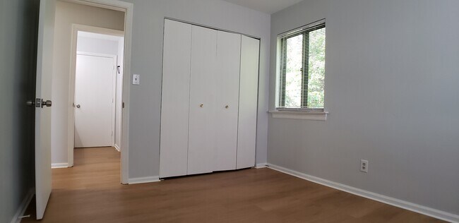 Building Photo - 97 Woodlake Dr