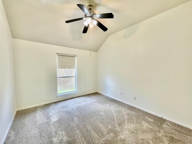 Building Photo - 902 Cashew Ln