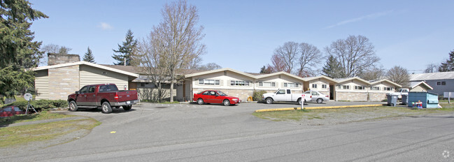 Building Photo - Colonial Court Apartments
