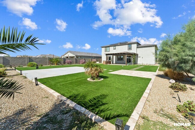 Building Photo - Spacious 5BR House in Casa Grande