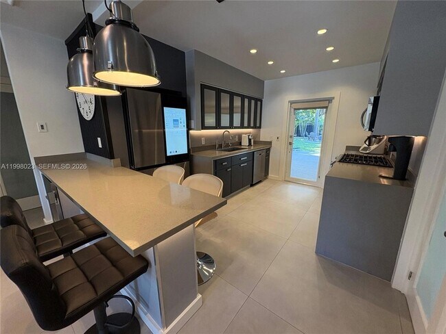 Building Photo - 1205 NE 17th Terrace