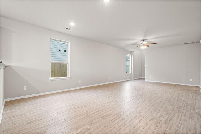 Building Photo - 25823 Boxwood Hedge Lane