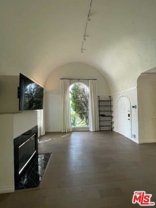 Building Photo - 459 S Holt Ave