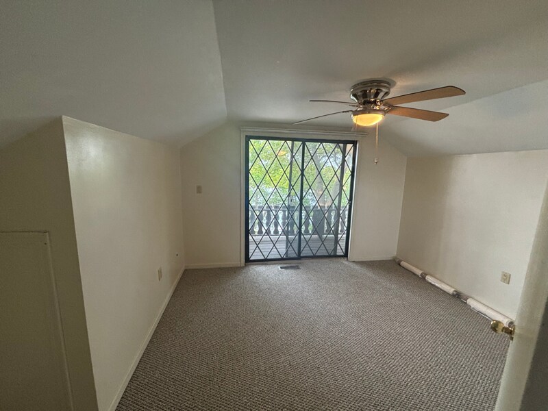 Building Photo - 646 Island