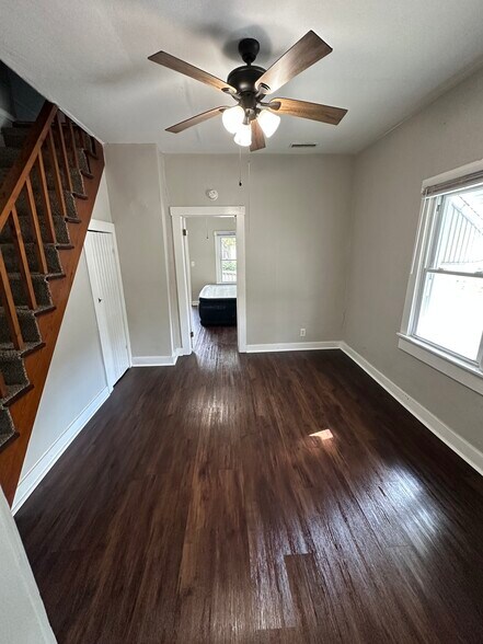 Building Photo - 841 Beecher St