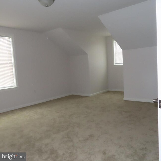 Building Photo - 5237 Rolling Rd