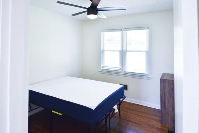 Building Photo - 5 Bedroom || 2 Bathroom - Single Family Ho...