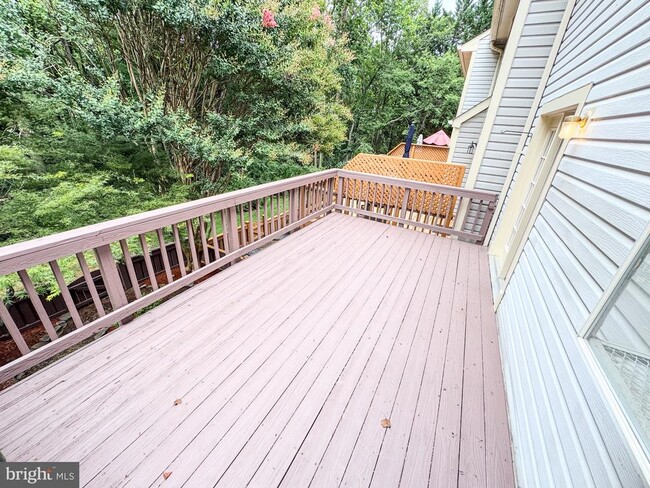 Building Photo - 3906 Valley Ridge Dr