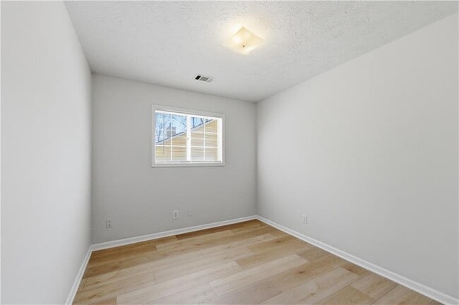 Building Photo - 201 Colony Springs Dr