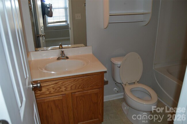 Building Photo - 154 Limerick Rd