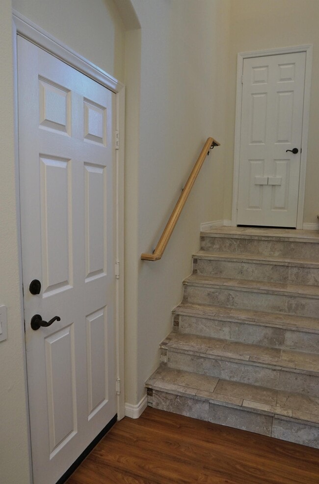 Building Photo - 1816 Pintura Cir W