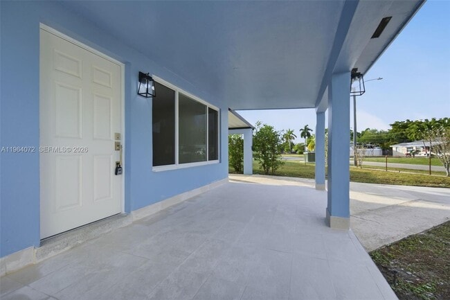 Building Photo - 3548 SW 16th Ct