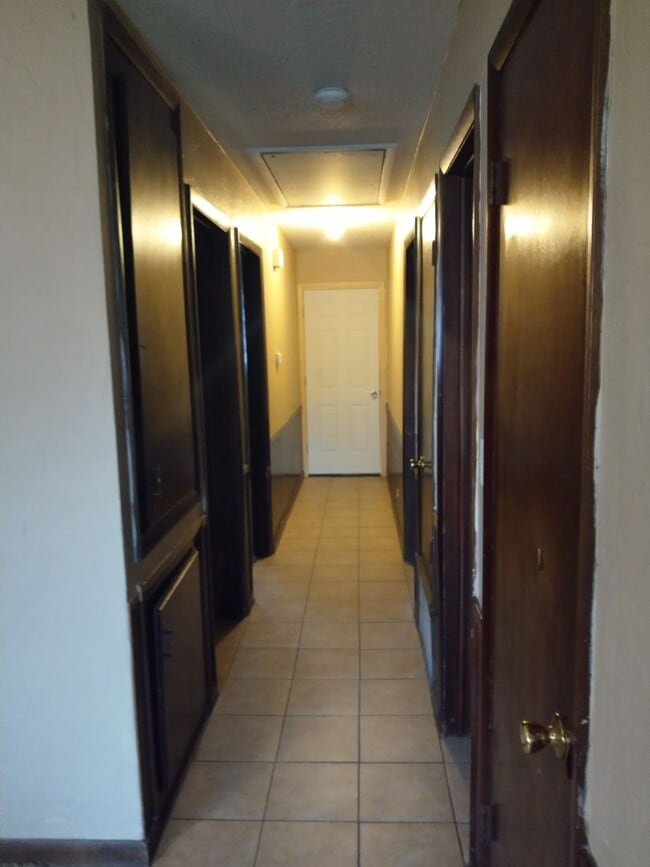 Building Photo - 2234-2236 Donna Dr