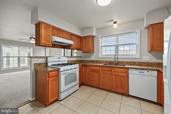 Building Photo - 16 Varone Dr