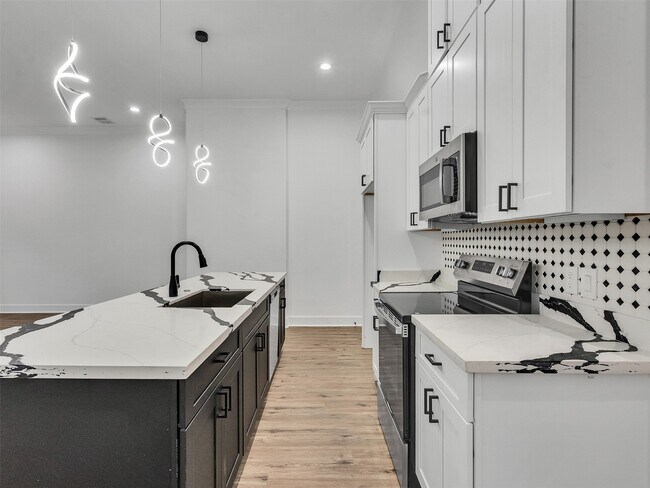 Building Photo - 7358 Guadalcanal Rd