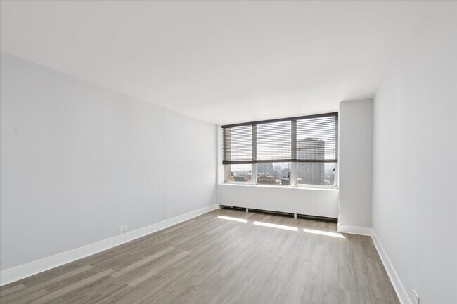 Building Photo - 655 W Irving Park Rd