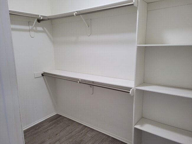 Building Photo - 100 S Hayworth Ave