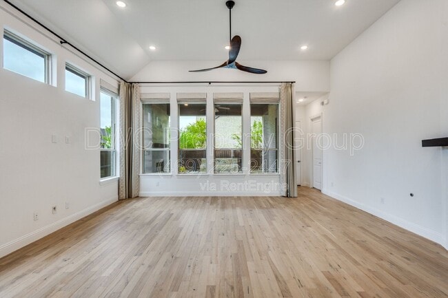 Building Photo - 3213 Alexandra Ln