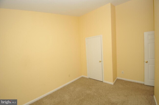 Building Photo - 6760 Cardinal Woods Ct