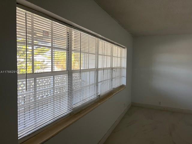 Building Photo - 1430 NE 170th St