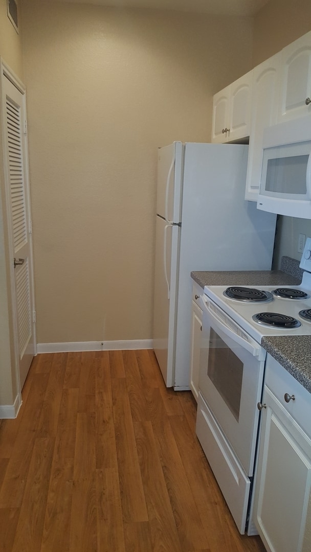 Building Photo - Downtown 1 bedroom condo