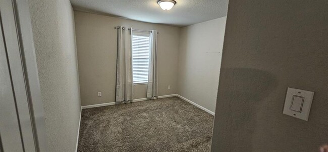 Building Photo - 7519 Highland Chase Dr