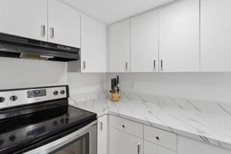 Building Photo - 8027 Lagos De Campo Blvd